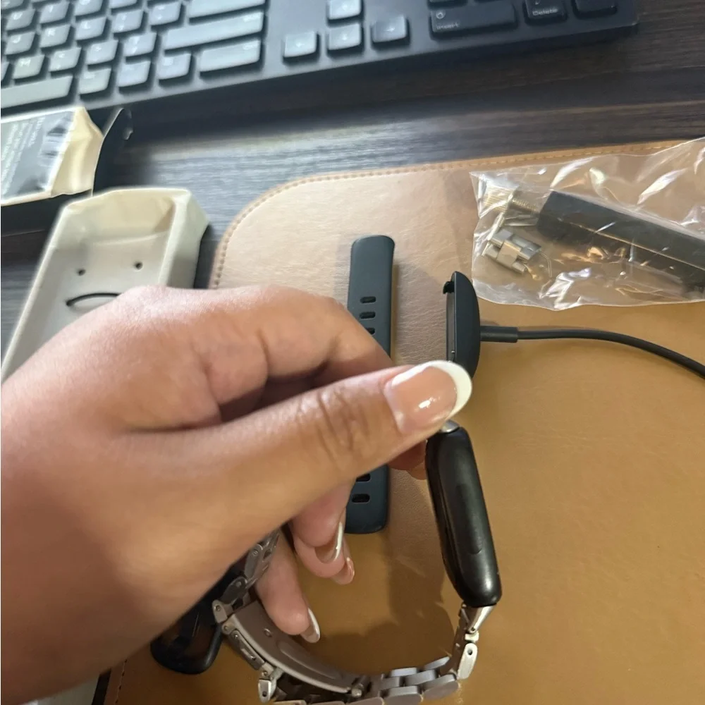 Fitbit - Picture 4 of 5